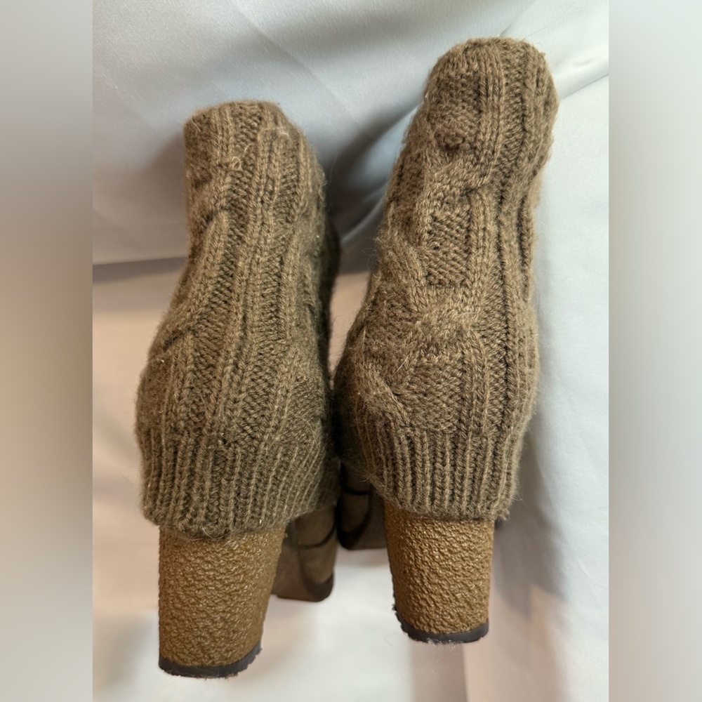 Muk Luks Chris Heeled Sweater Booties Size 6 - Picture 4 of 4